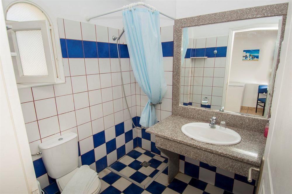 Fira East Hotel Екстериор снимка